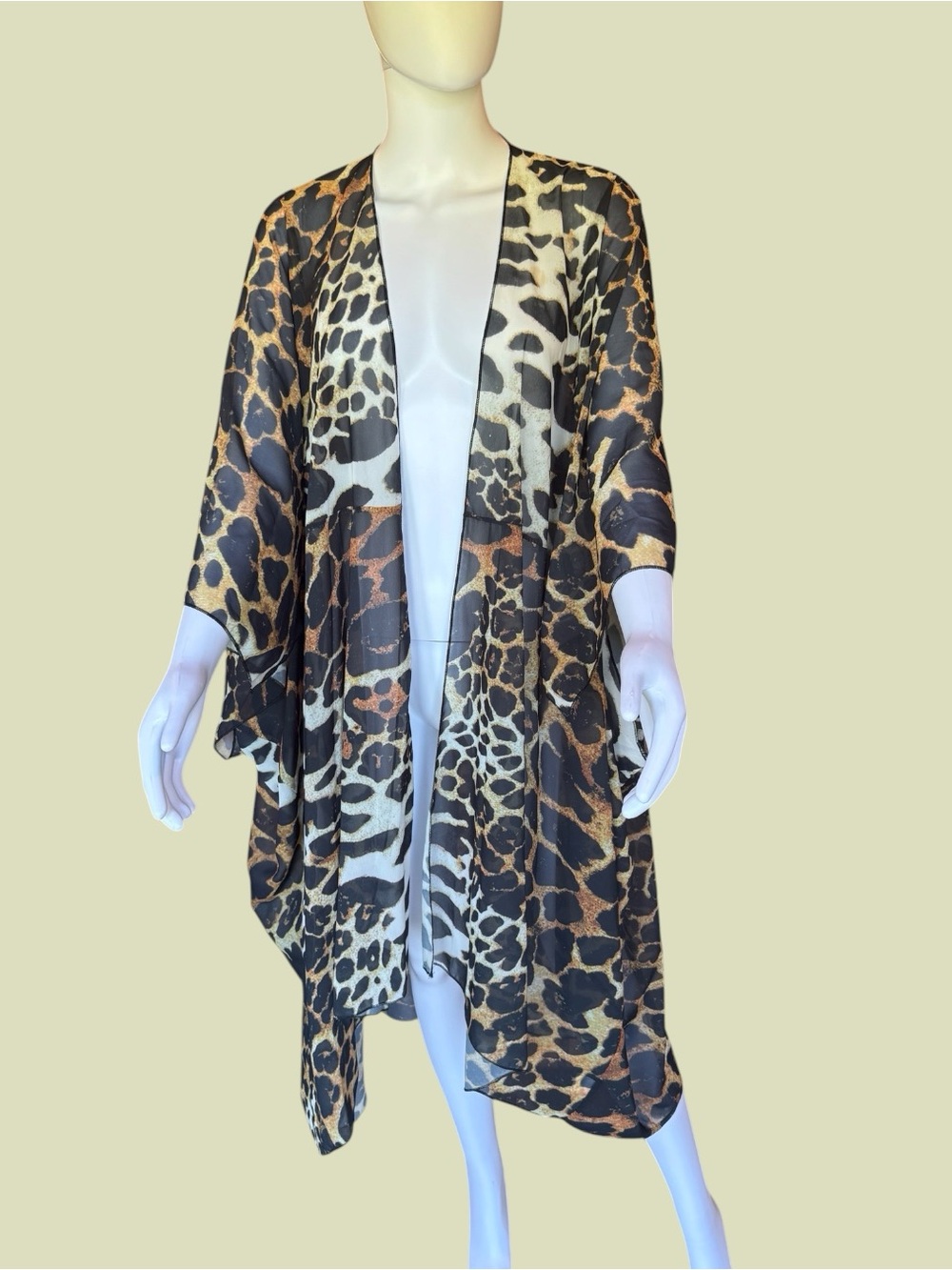 Lightweight Leopard-Print Kimono Robe in Brown and Black
